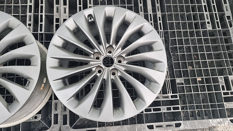 19인치 제네시스EQ900 리어 휠 2개, 제네시스쿠페 이미지