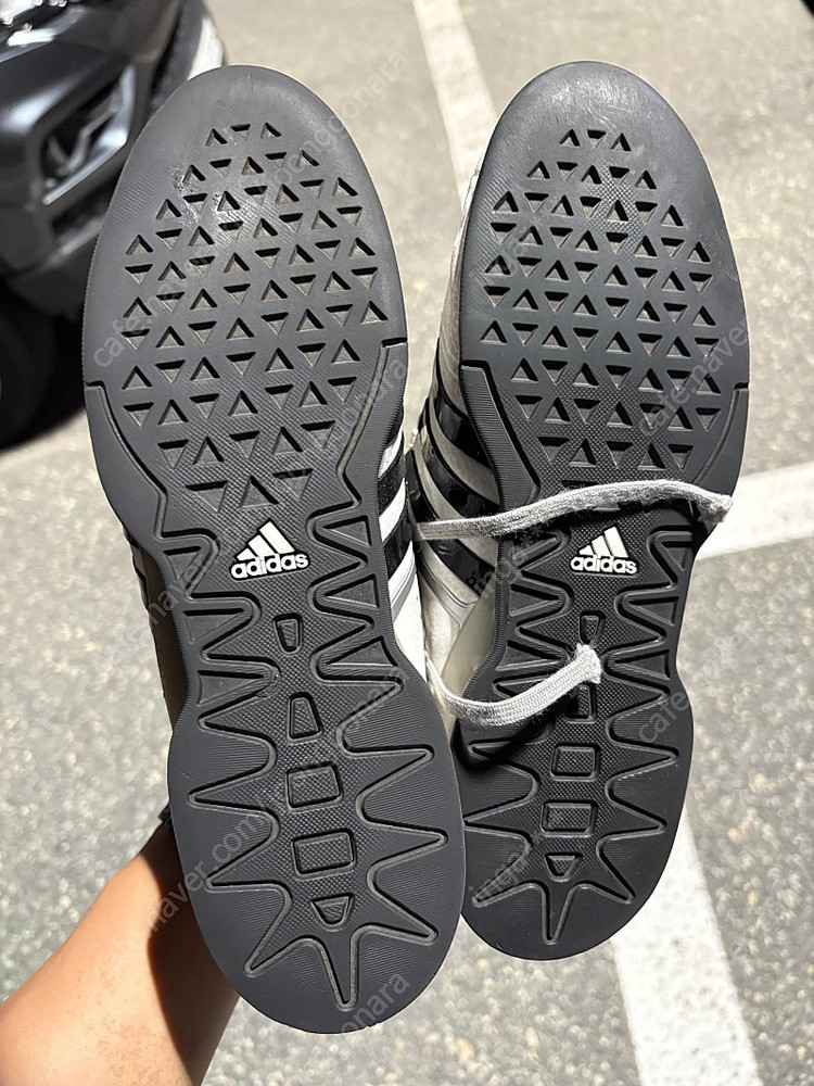 아디파워1 흰검 250 팝니다 이미지