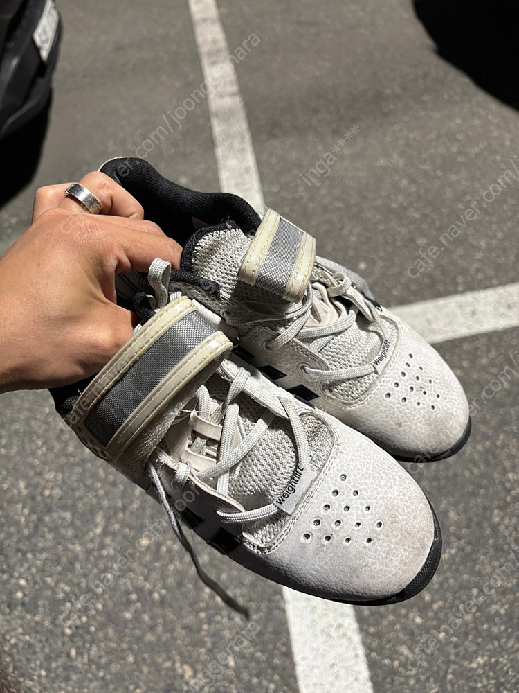 아디파워1 흰검 250 팝니다 이미지