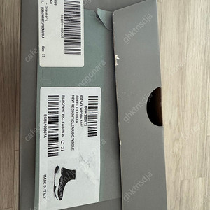 발렌시아가 스피드러너 블랙/화이트 37 새상품