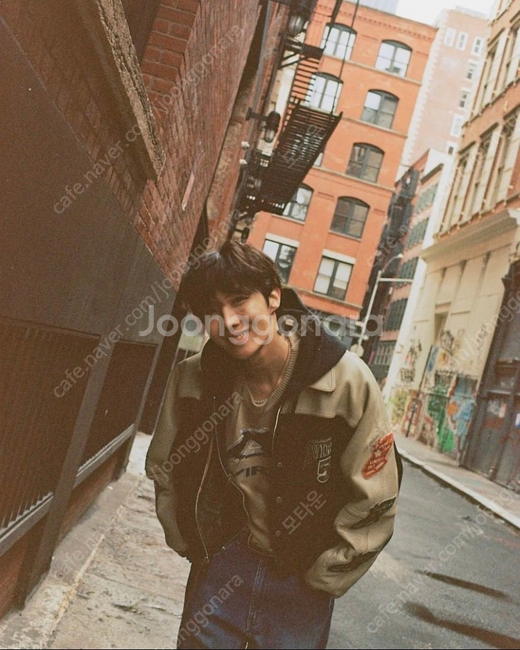 아비렉스 램스킨 바시티 자켓 팝니다--3