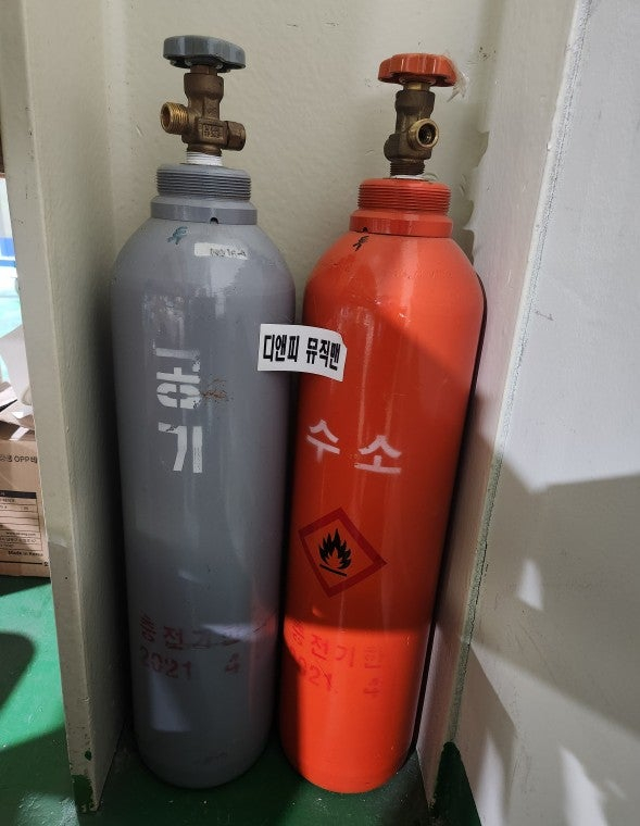 탄산가스통과 HARRIS 밸브2세트, 공기통, 수소통, Honeywell및 대정 밸브엑추에이터--2