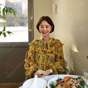 임블리 화사 플라워 블라우스:)