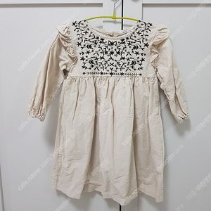 3~4세 여아 봄, 가을 원피스(겨울 패딩, 봄가을 바람막이 잠바, 등원복, 신발, 장갑 등 함께 드림)