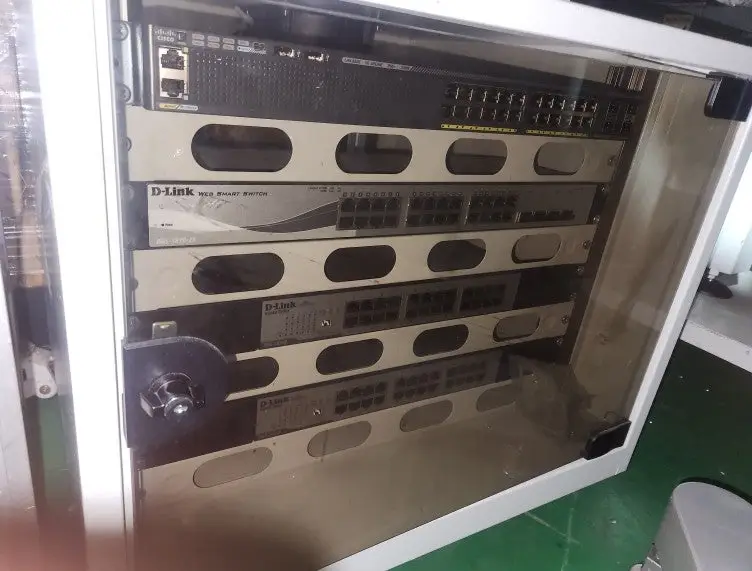 CISCO Catalyst 2960-X Series 네트워크랙, Fujix 845N0014 Remote Panel 이미지