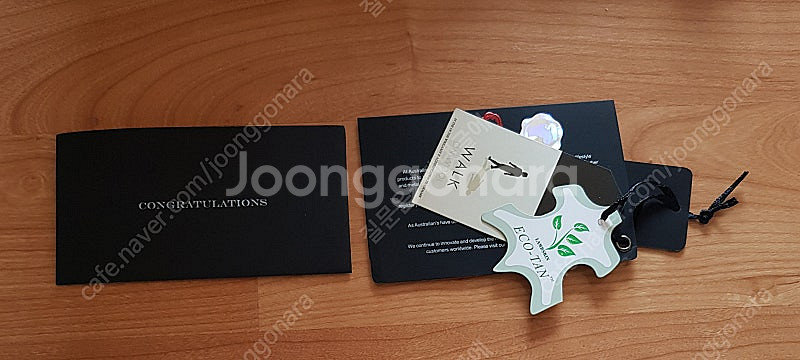 (가격내림) 오스트레일리아 럭스 컬렉티브(235) : 6만원(택배비 포함)--4