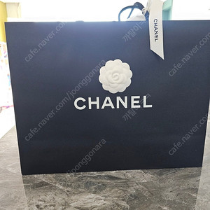 샤넬 클래식 미듐 금장 새상품