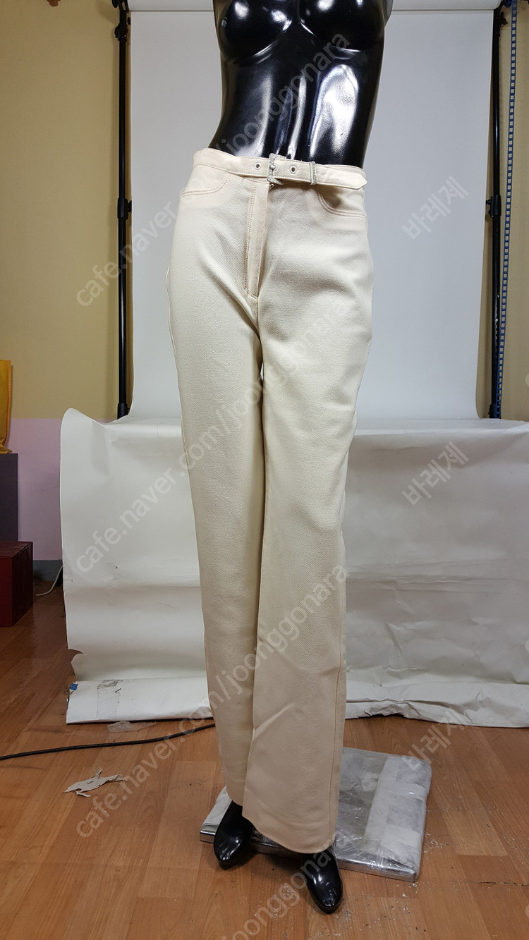 베르사체 아이보리색 면 스판 여성 바지 정품 베르사체V2클래식 이미지