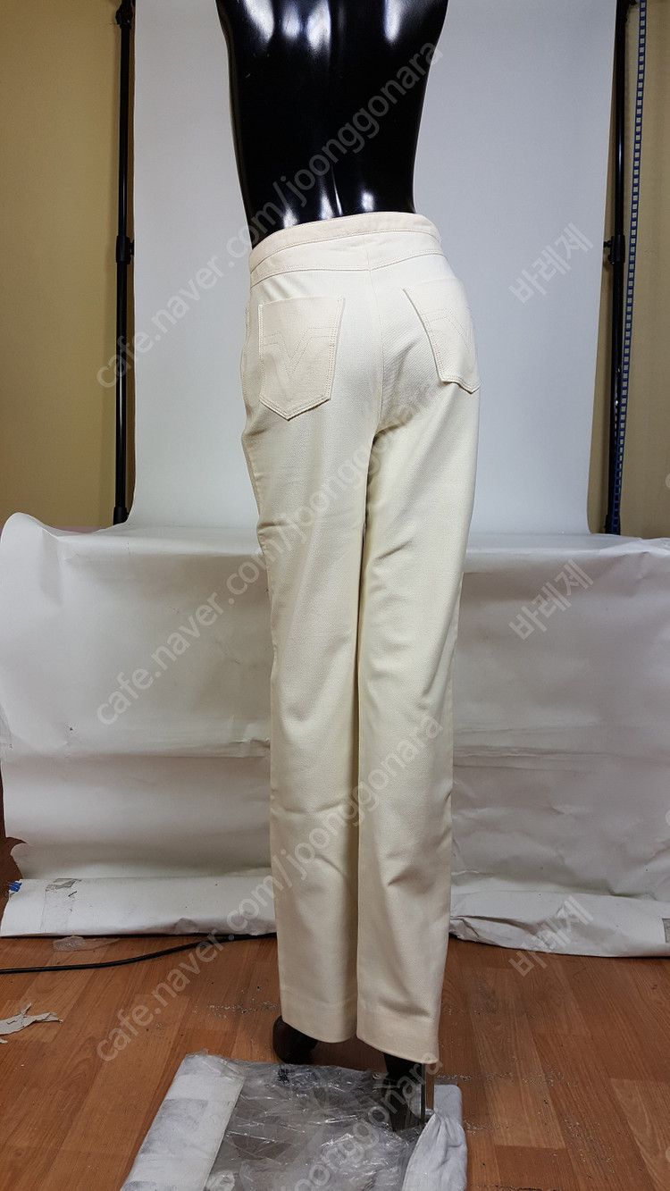 베르사체 아이보리색 면 스판 여성 바지 정품 베르사체V2클래식 이미지