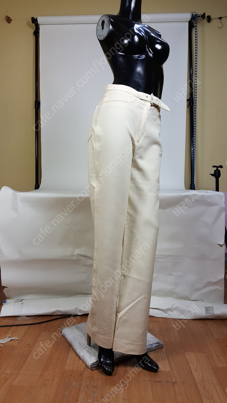 베르사체 아이보리색 면 스판 여성 바지 정품 베르사체V2클래식 이미지
