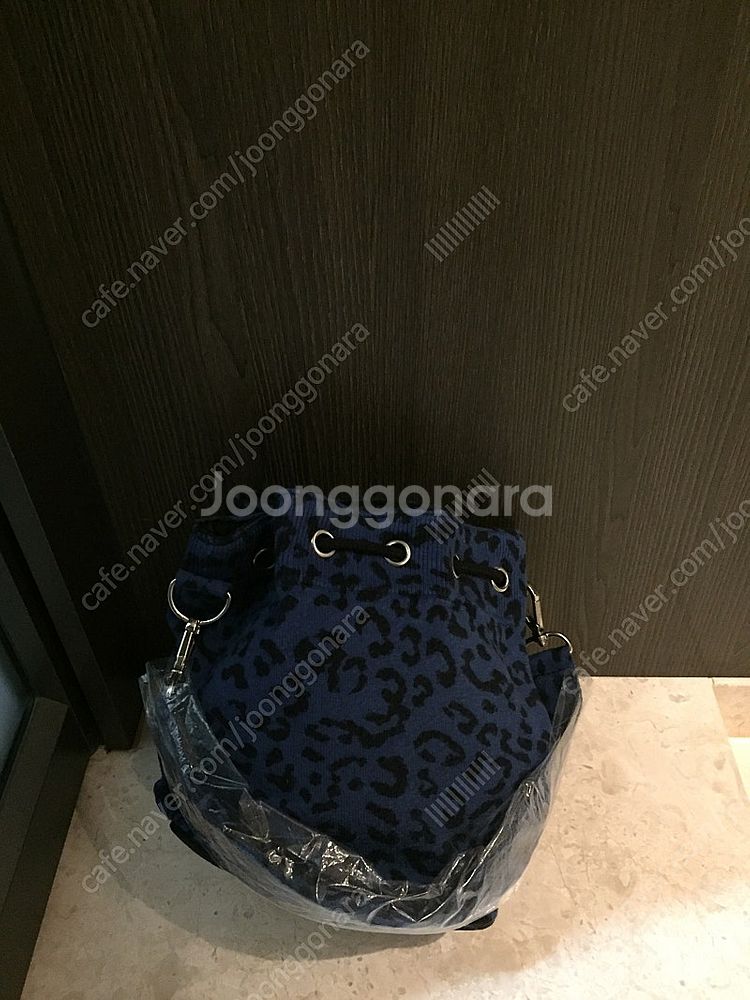 LOCOSTE 라코스테 커스텀 복조리 백 가방 호피--1