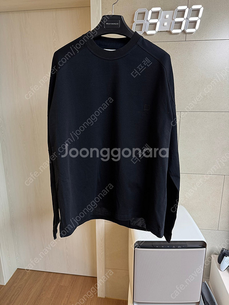 [새제품] 우영미 25ss 블랙 숄더 컷 티셔츠--3