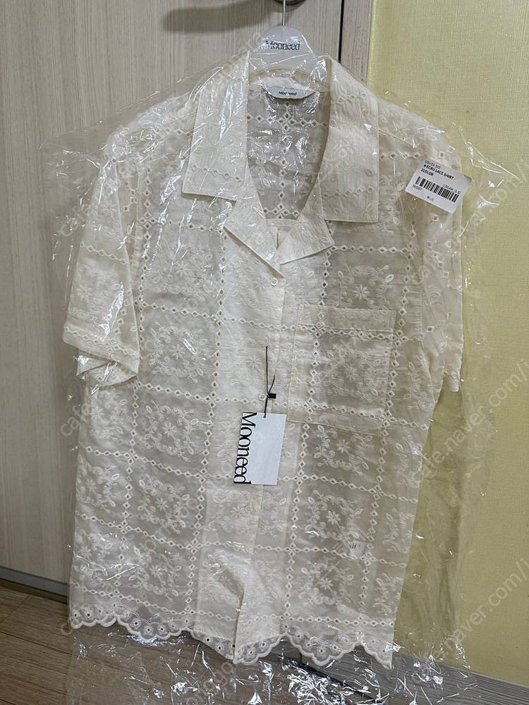 무니드 레이스 크루 셔츠 크림색 미개봉 이미지