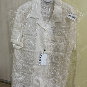 무니드 레이스 크루 셔츠 크림색 미개봉 이미지