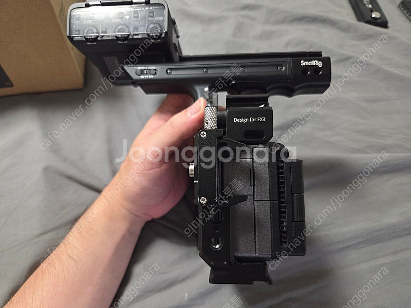 FX3, FX30, 크레인4, UWP-D27, ZOOMH6, 28-135mm, 시그마24mm 등 팝니다.--6