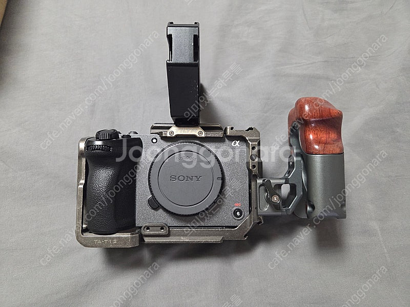 FX3, FX30, 크레인4, UWP-D27, ZOOMH6, 28-135mm, 시그마24mm 등 팝니다.--9