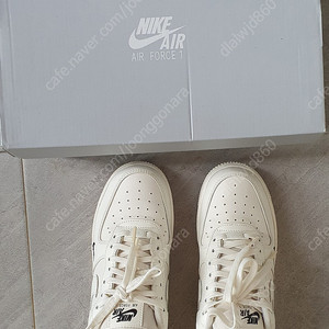 나이키 에어포스 Nike Air Force 1 '07 Essential TRK3 Sail (250 사이즈)