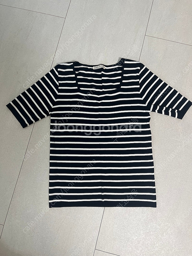 데일리룩 에센셜스트라이프탑--3