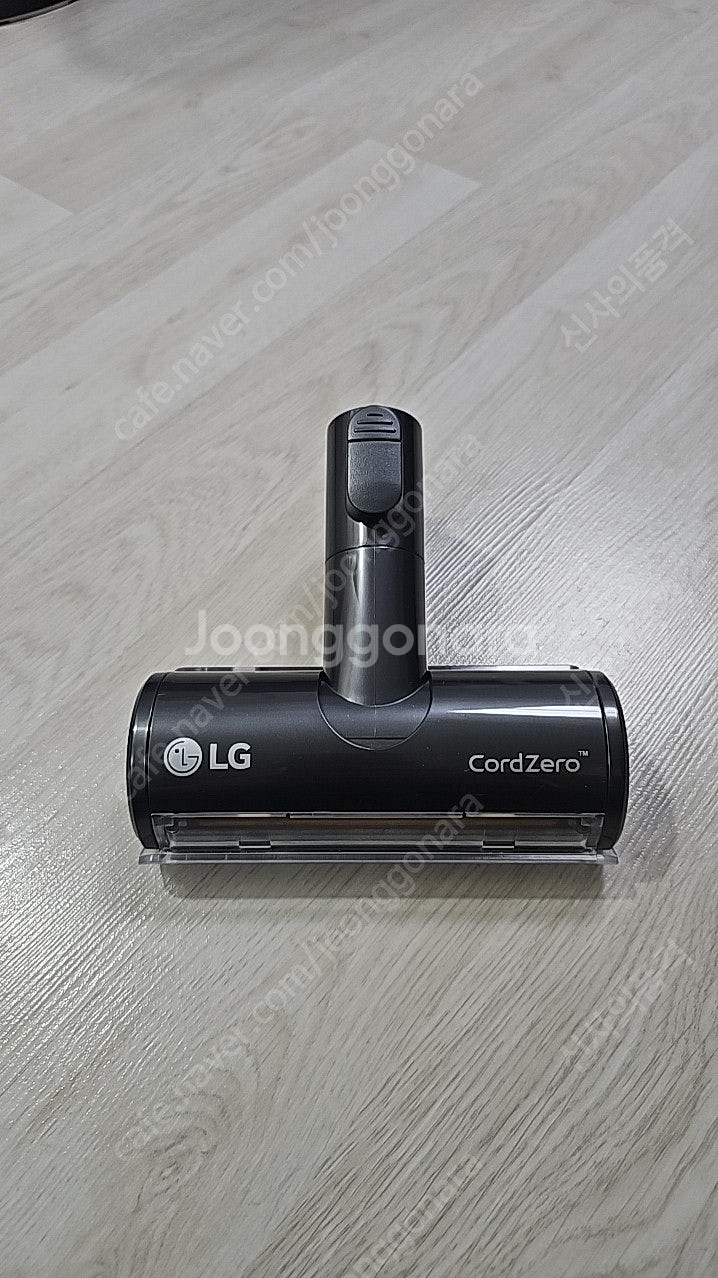 LG 코드제로 a9 p9 무선청소기 침구브러쉬 팝니다--0