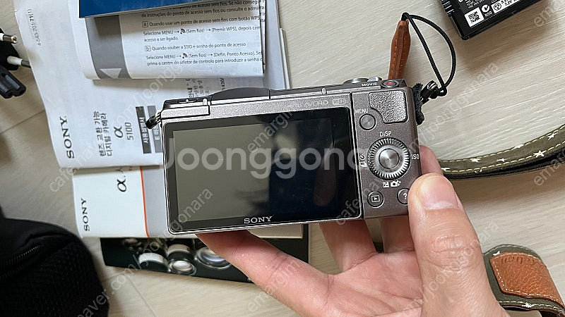 소니 a5100 브라운실버--0