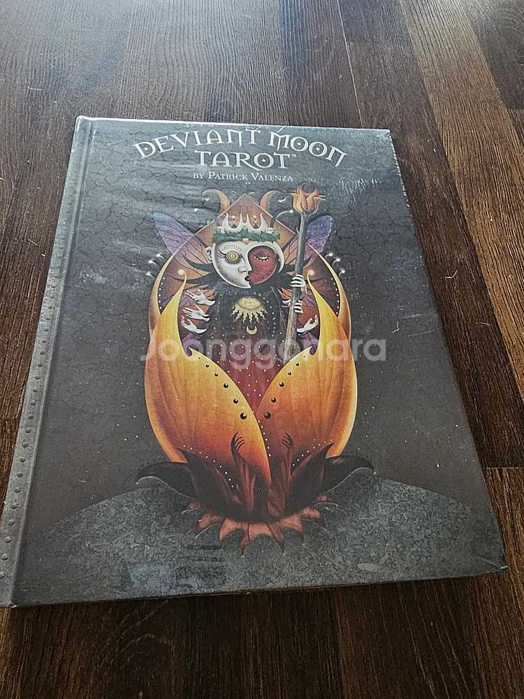 기묘한달 타로 영문서적 미개봉 새상품 판매합니다--0