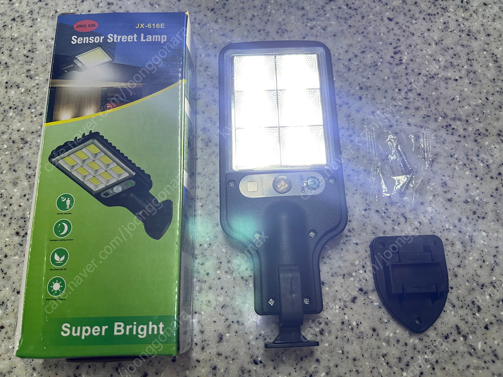 CCTV모양 태양광 무선 센서등 모션감지 옥외등 (리모컨 포함)--9