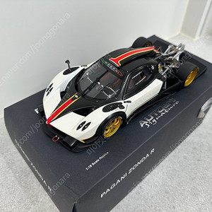 오토아트 파가니 존다 R 화이트 1:18