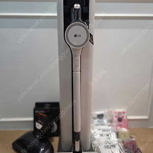 LG 코드제로 A9S 오브제컬렉션 무선청소기 AU9882WD 안심스팀 물걸레 배터리3개 및 먼지봉투 포함 풀구성