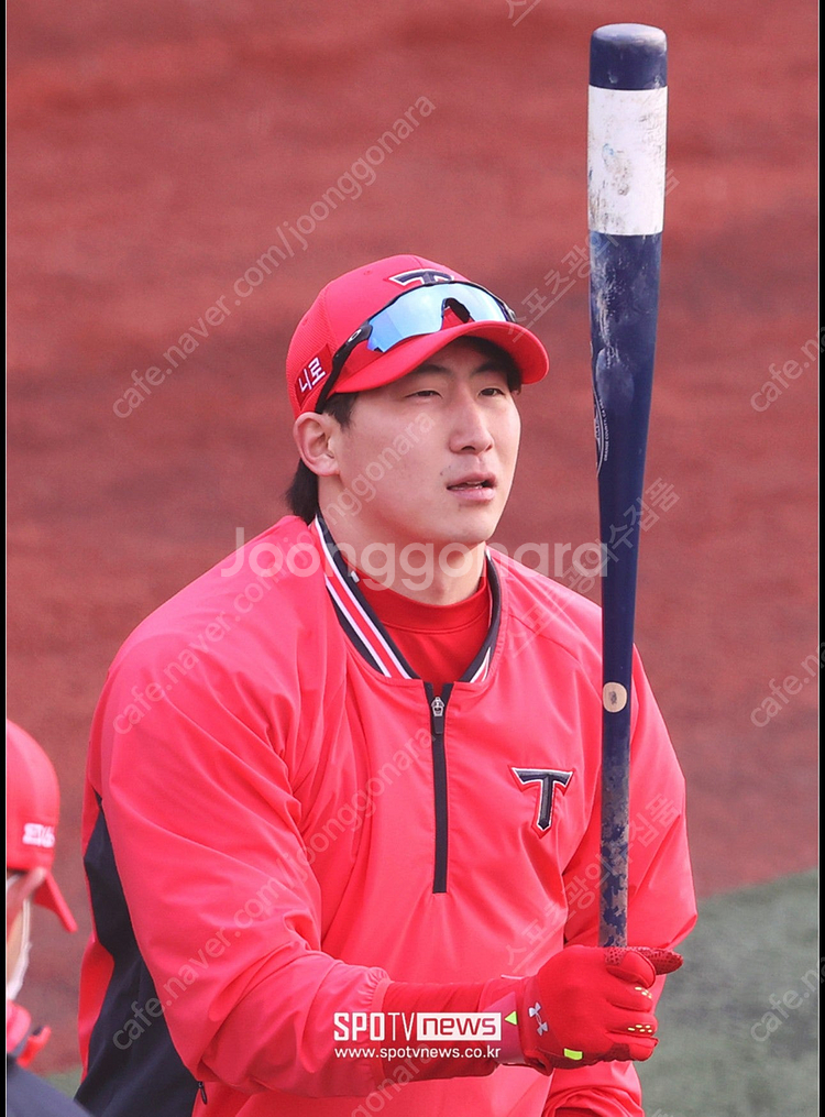 레어희귀매물)) 기아타이거즈 선수지급용 야구 어센틱 긴팔 바람막이 웜업 KIA TIGERS 타이거즈 야구웜업 야구바...--6