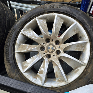 BMW F10 18인치 터빈휠 리어 두짝 구해봅니다.