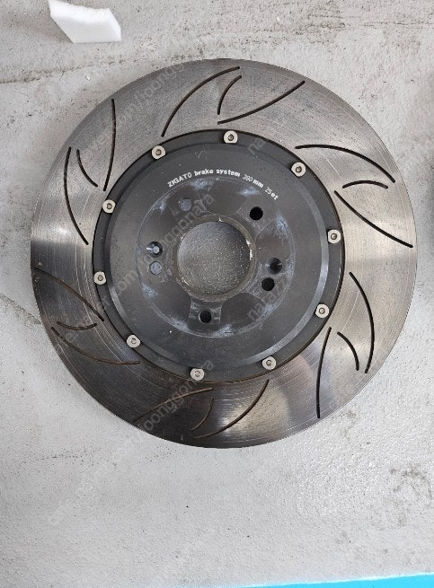 지가토 6P 브레이크 캘리퍼&디스크로터 SET 판매합니다. 이미지