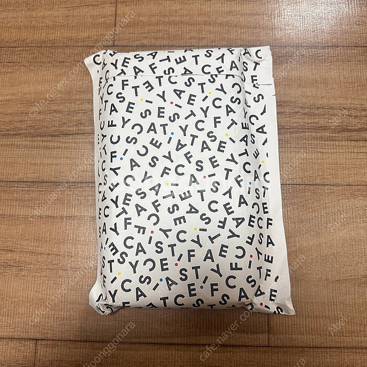 아이폰16프로맥스 케이스티파이 케이스 미개봉 팝니다--0