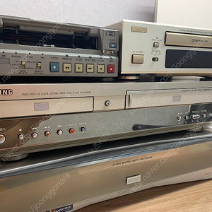 DVCAM, VHS, DVD 콤보 등