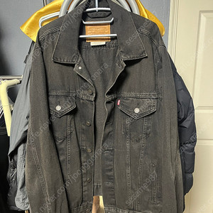 리바이스 트러커 데님 자켓 블랙 L 사이즈 판매합니다