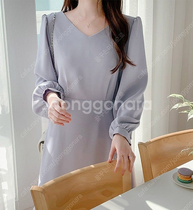 아뜨랑스 루나 찰랑핏 브이넥 원피스--5