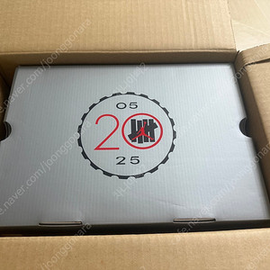 조던4 언디핏 265mm 판매합니다