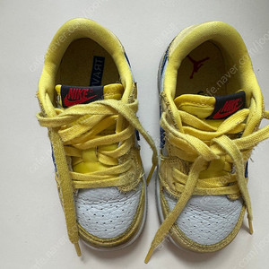 나이키 트래비스 스캇 카나리 140 10만