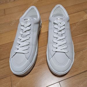 발렌티노 시티플래닛 로우탑