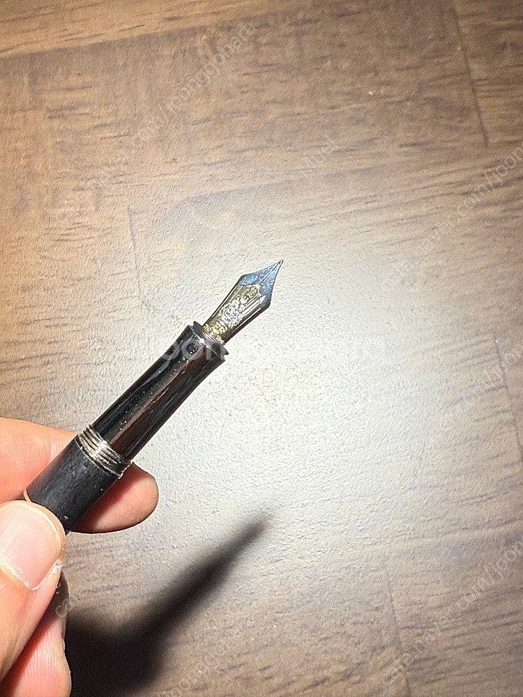 그라폰 파버카스텔 아넬로 만년필 팝니다.--2