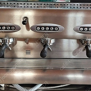 3구 커피머신 판매합니다.