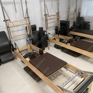 필라테스 기구, 타워리포머2대, 체어1대 일괄판매, 소도구 그냥 드립니다:)