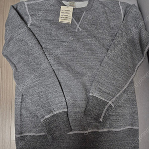 버즈릭슨 스웻 맨투맨 헤더그레이 L 사이즈 새제품 팝니다~ (운포 12)