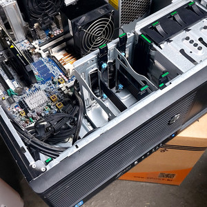 hp z420 구형 워크스테이션 <쿨러> <하드캐디>