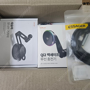 주파집 Q12맥세이프충전기+테슬라모니터거치대+충전선팝니다