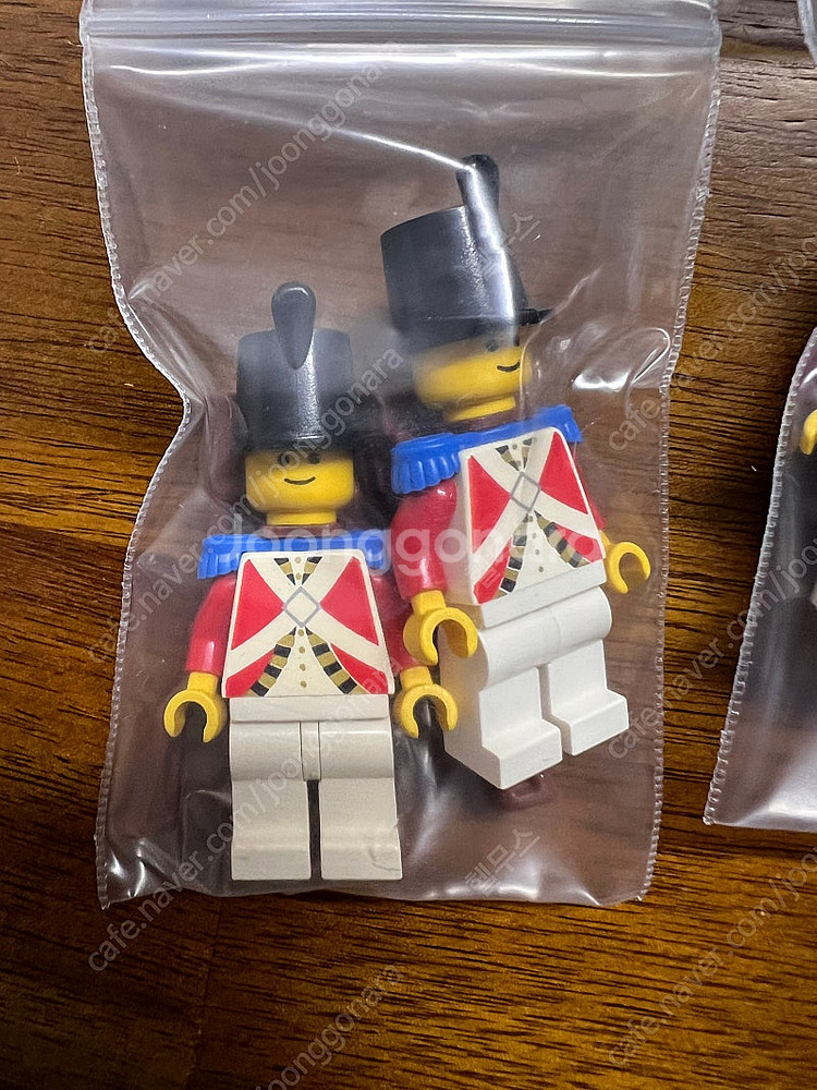 올드 레고 정부군 피규어 12기 팔아요.--1