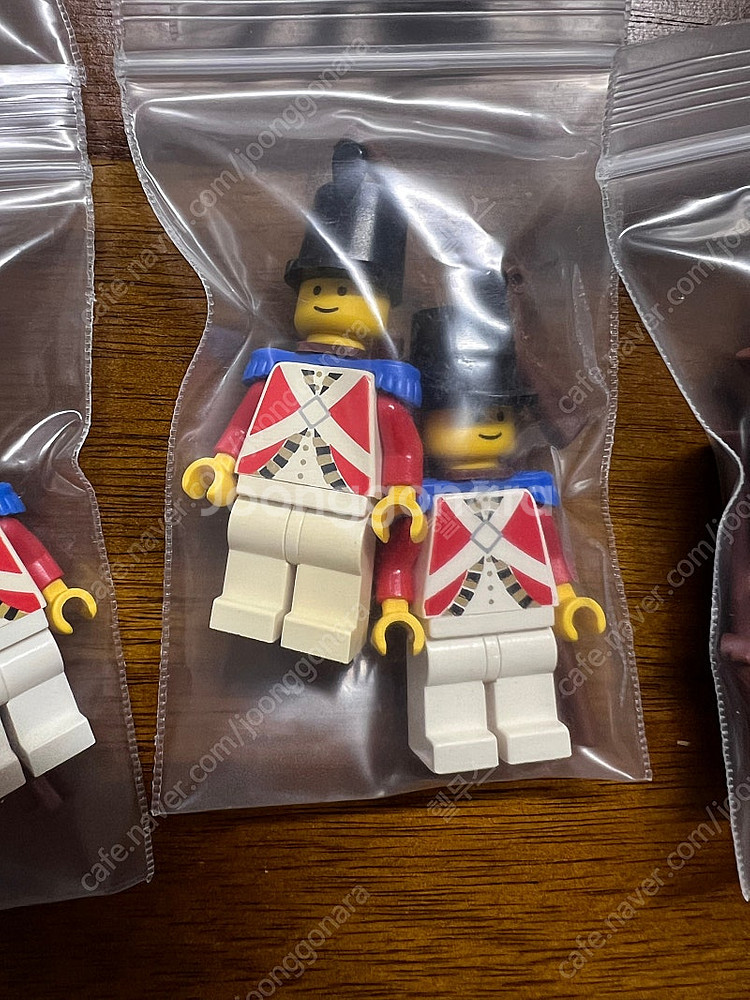 올드 레고 정부군 피규어 12기 팔아요.--2