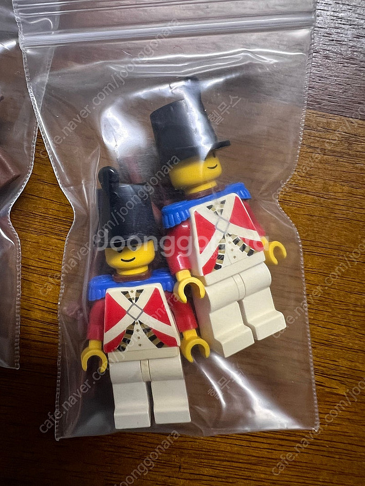 올드 레고 정부군 피규어 12기 팔아요.--3