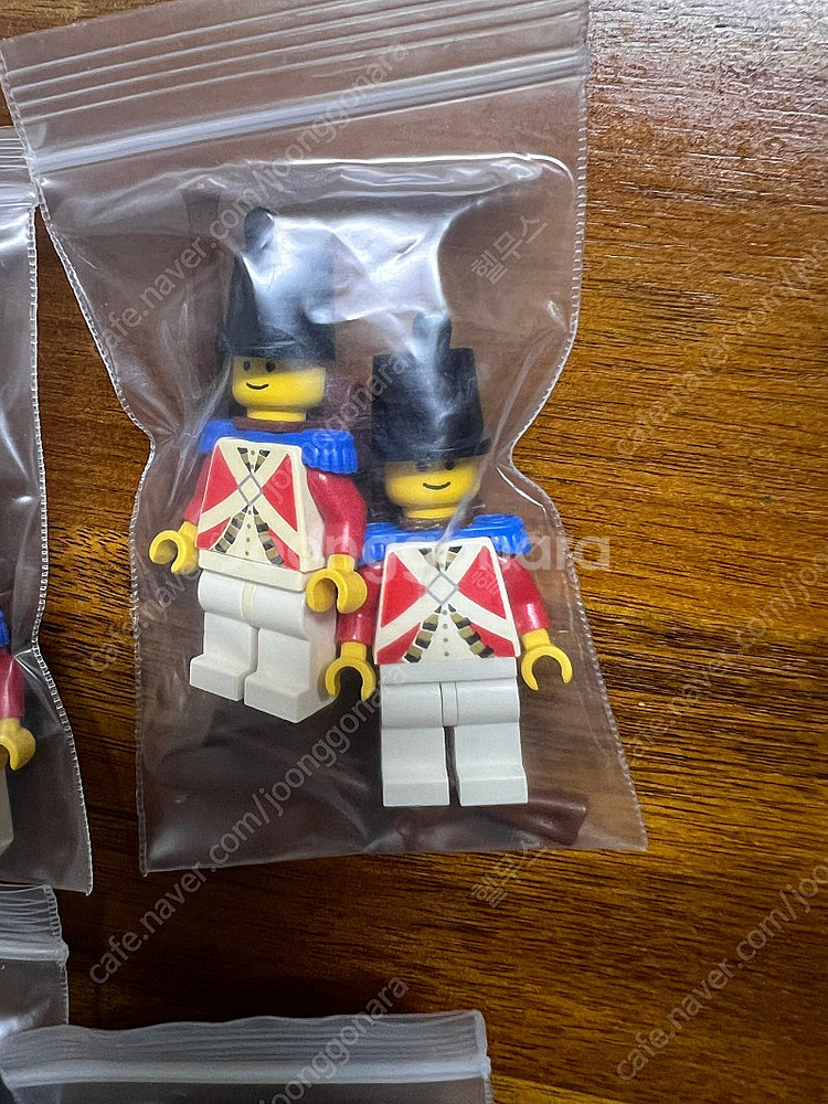 올드 레고 정부군 피규어 12기 팔아요.--4