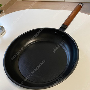 [새상품] 메온셀 에미데 무쇠 원목 손잡이 후라이팬