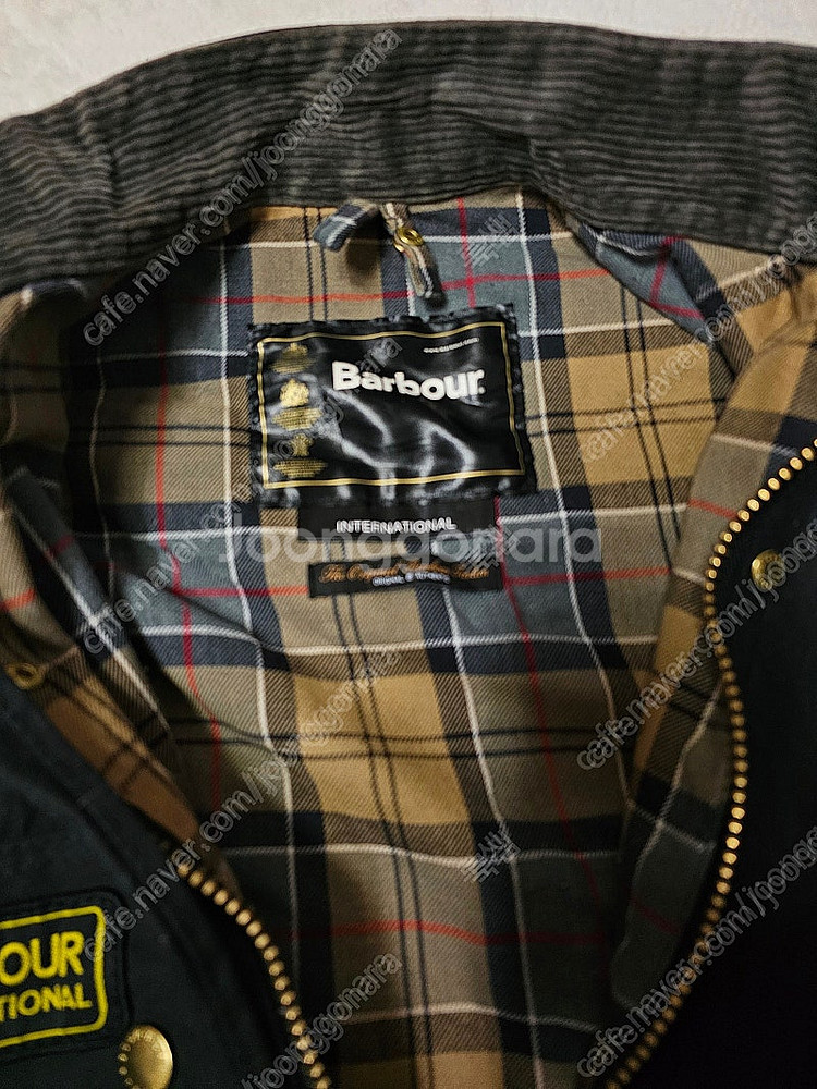 바버 인터네셔널 a7 왁스 자켓 판매합니다--3